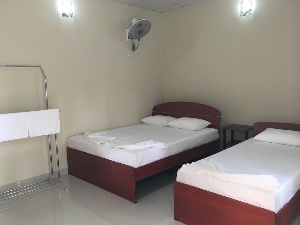 Lavonka Tourist Rest Hotel Anuradhapura Buitenkant foto