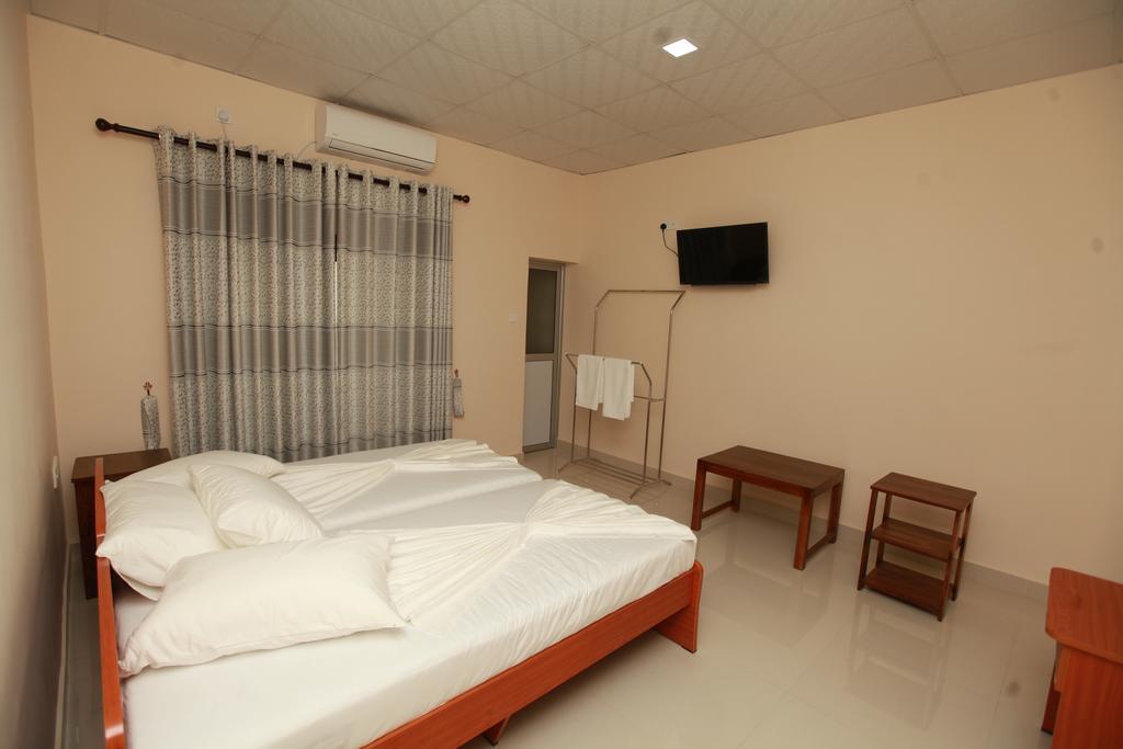 Lavonka Tourist Rest Hotel Anuradhapura Buitenkant foto