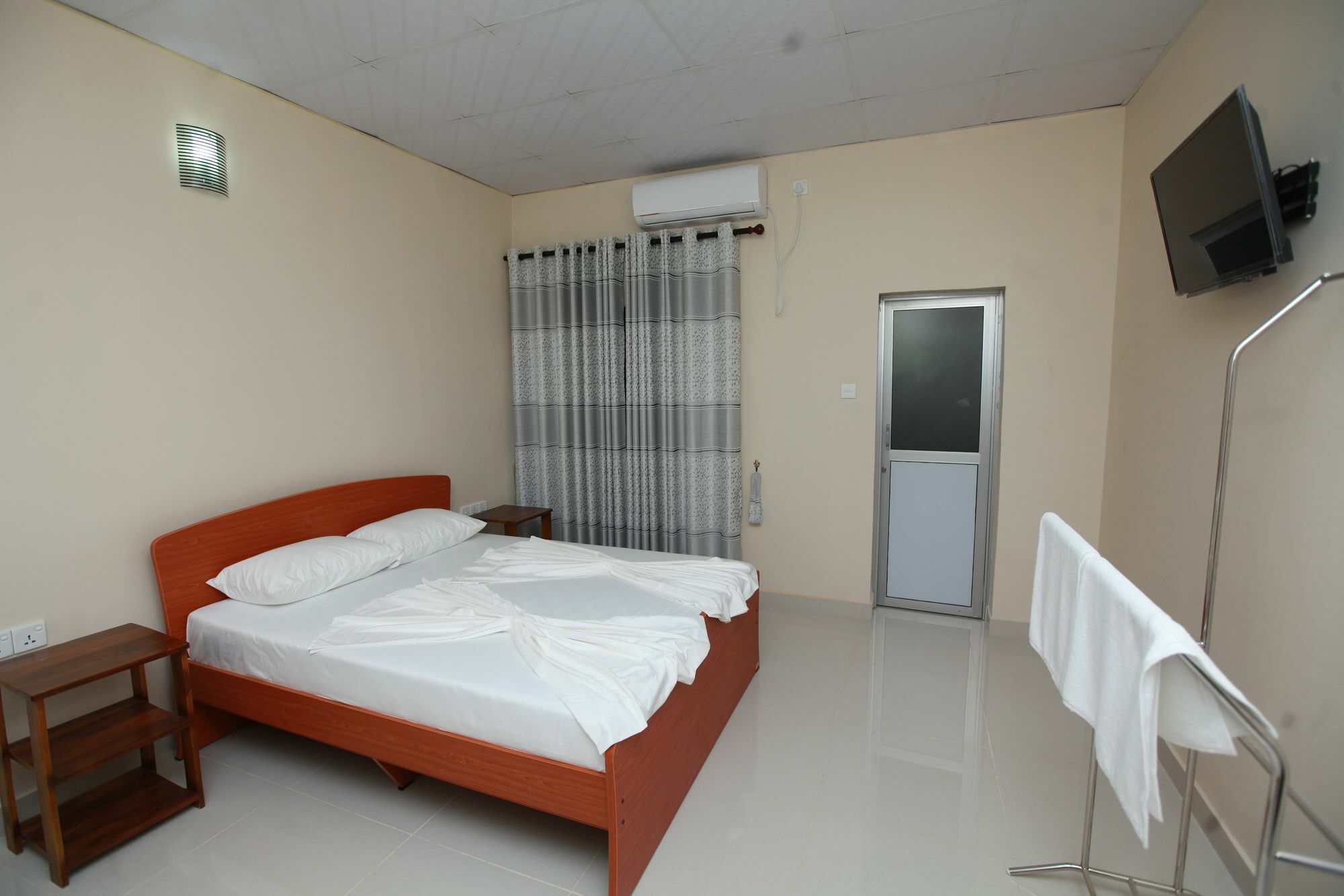 Lavonka Tourist Rest Hotel Anuradhapura Buitenkant foto