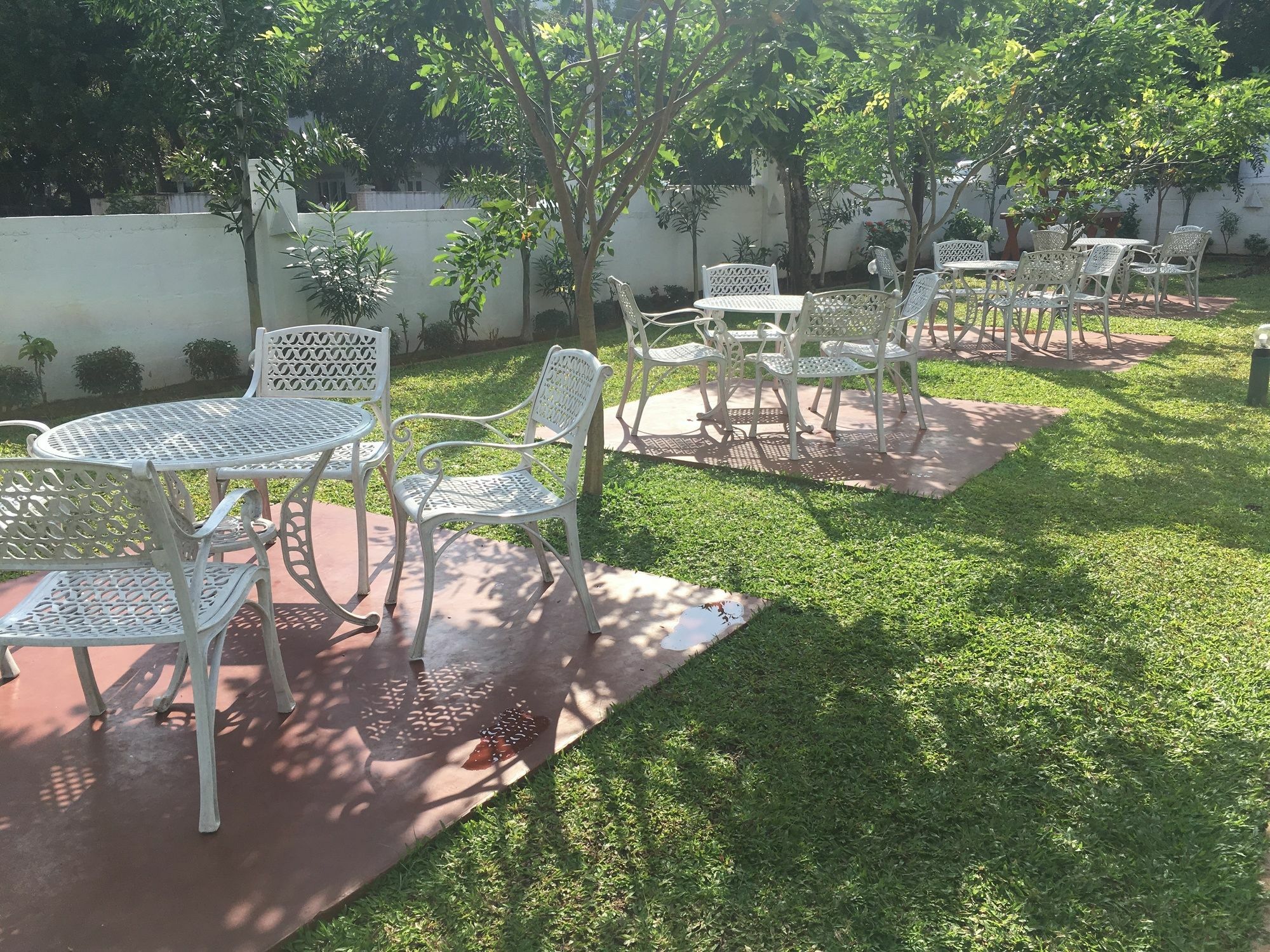 Lavonka Tourist Rest Hotel Anuradhapura Buitenkant foto