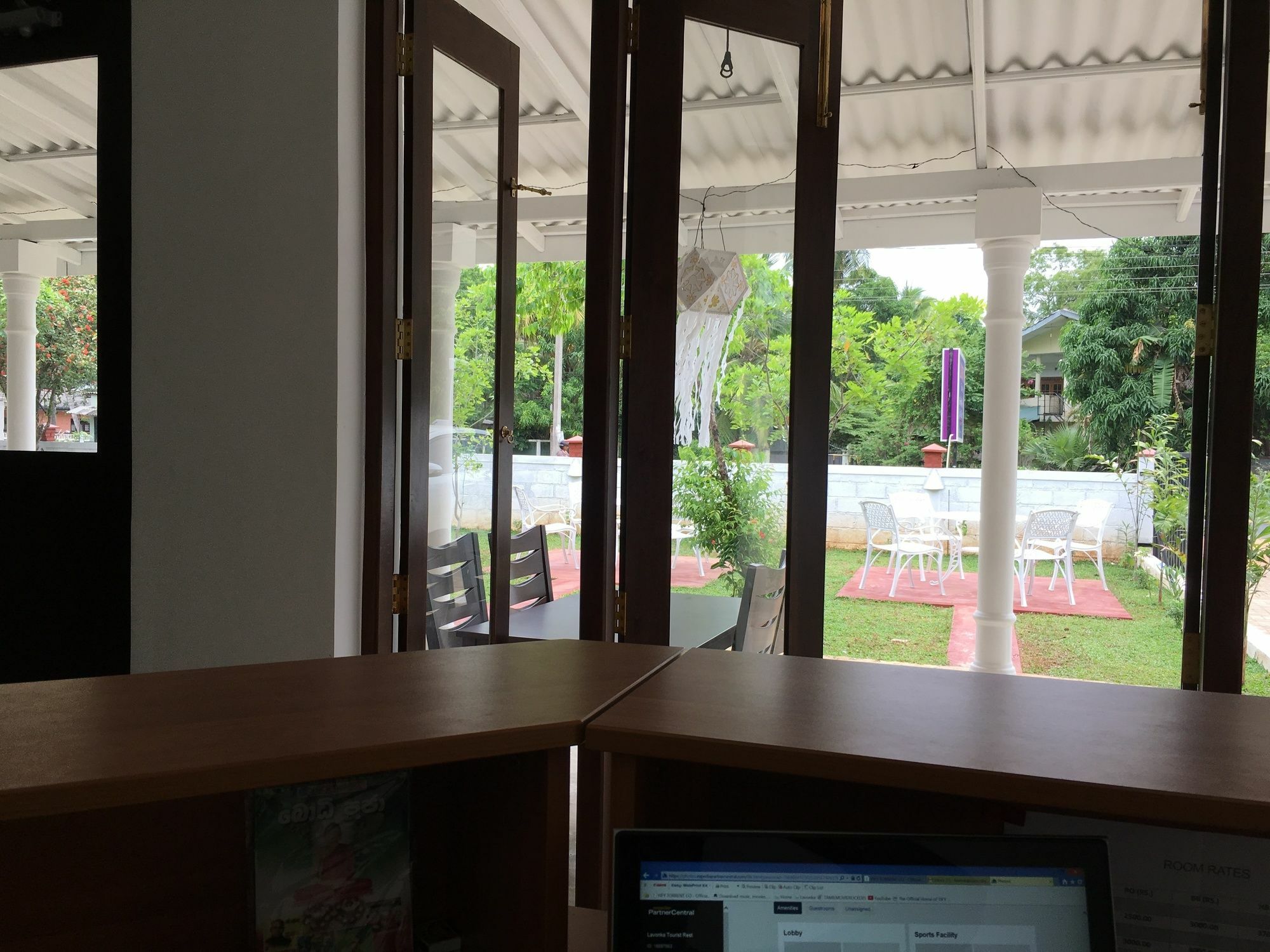 Lavonka Tourist Rest Hotel Anuradhapura Buitenkant foto